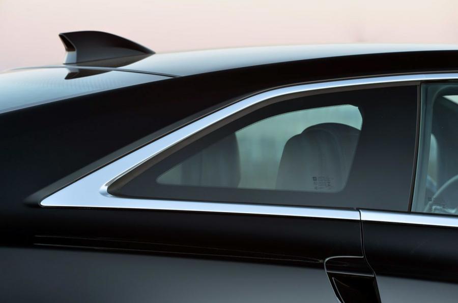  Cadillac ELR 2014 года  (фото 18 из 120)